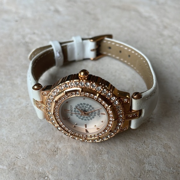 Armitron lady battery water resistant - Picture 3 of 5